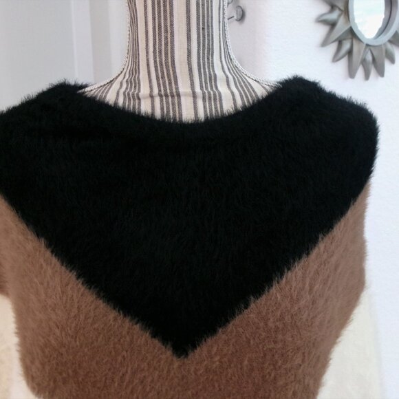 New Ann Taylor Soft Fuzzy Cream Brown Black Poncho Cream Brown Black XS / S NWT - Picture 4 of 12
